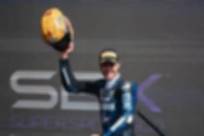 Aldi Satya Mahendra, sukses bawa bendera Indonesia naik podium di WSSP300 Catalunya 2024 di Spanyol. 