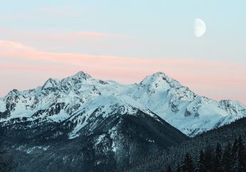 5 Arti Mimpi Melihat Gunung, Melambangkan Kesulitan atau Kemudahan?