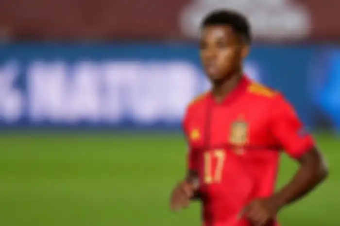 Pemain Timnas Spanyol Ansu Fati hampir gagal berlaga di Piala Dunia 2022 akibat tabrak pemotor.