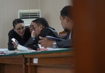 Nikita Mirzani Tak Kuasa Tahan Emosi Saat Dituding Memeras Reza Gladys oleh Ahli Linguistik