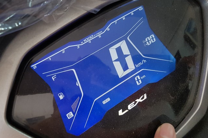 Setel penunjuk jam Yamaha Lexi