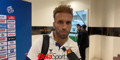 Suporter Arema Berulah, Bus Persik Kediri Dilempari Batu di Kanjuruhan, Ze Valente: Gak Pernah Belajar!