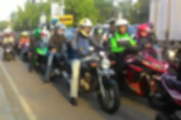 Oknum pemotor yang mengambil jalur orang lain jadi penyebab kemacetan