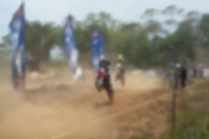 Peserta grasstrack Tasikmalaya dikuras tenaganya