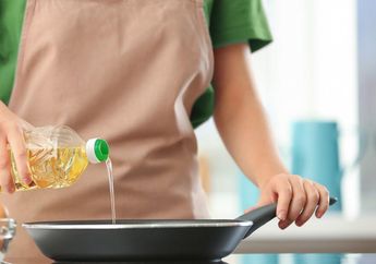 Nyesel Baru Tahu Sekarang! Ternyata Kamu Bisa Hempas Aroma Tak Sedap pada Minyak Goreng Bekas dengan Bahan Dapur Ini