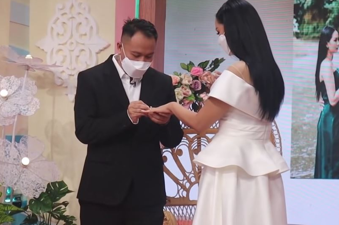 Vicky Prasetyo akui Kalina Ocktaranny bukalah tipe wanita idamannya usai gelar lamaran dengan janda Deddy Corbuzier, kenapa?