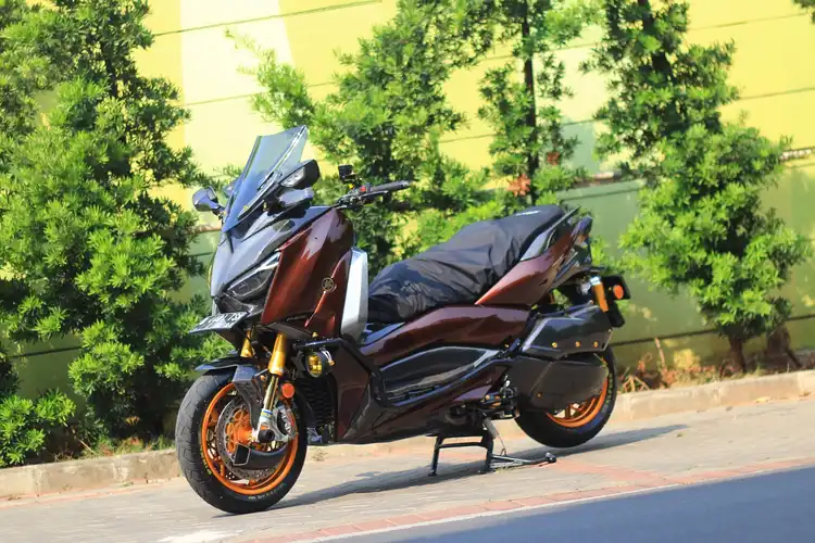 Biayanya Bikin Melongo, Intip Kerennya Modifikasi Yamaha XMAX Pakai Kaki-kaki Motor Balap YZF-R1
