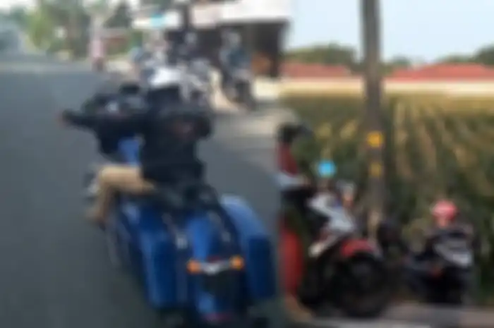 Konvoi moge sering dianggap arogan dan enggak tertib lalu lintas.