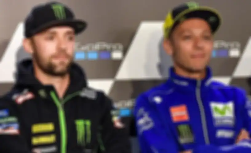 Jonas Folger (kiri) dan Valentino Rossi (kanan)