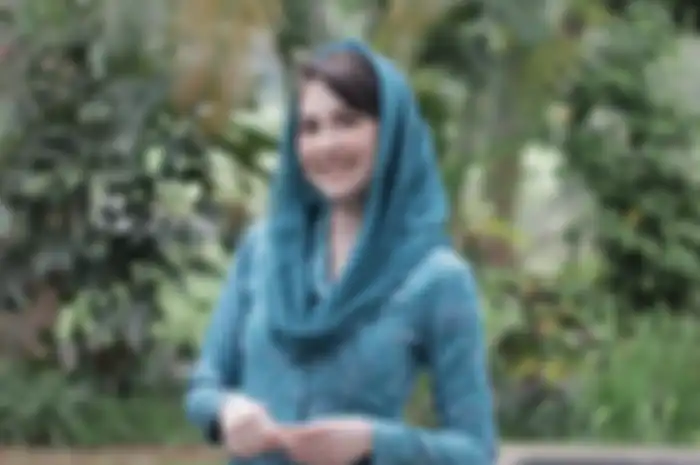 Gaya fashion Arumi Bachsin