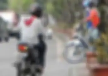 Bikers Wajib Tau! Ini Waktu yang Tepat Nyalakan Lampu Sein Sebelum Belok