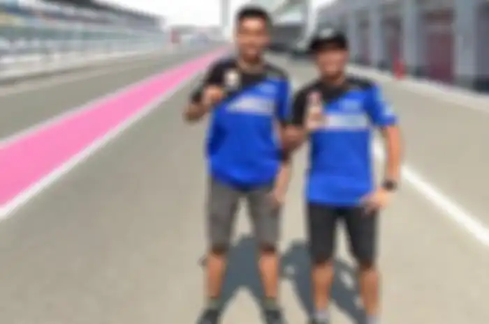M Faeorzi Toreqotullah dan Galang Hendra Pratama siap menjalani night race WSSP300 Qatar, Sabtu (26/10/2019)