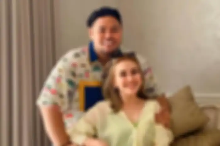 Kalang Kabut Tak Diberi Kabar oleh Ivan Gunawan yang Plesiran ke Dubai, Ayu Ting Ting Langsung Tagih Kepastian ke Sang Desainer Usai Injakkan Kaki ke Indonesia
