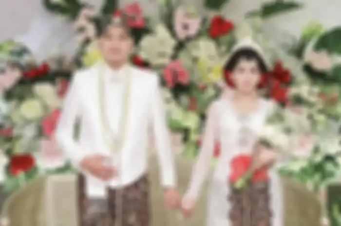Tata Janeeta dan suami barunya, Raden Brotoseno