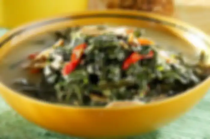 Jangan dianggap sepele, ternyata daun singkong tidak bisa sembarangan dikonsumsi, apalagi dicampur dengan tiga bahan ini.
