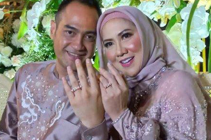 Venna Melinda dan Ferry Irawan resmi jadi pasangan suami istri, Senin (07/03/2022).