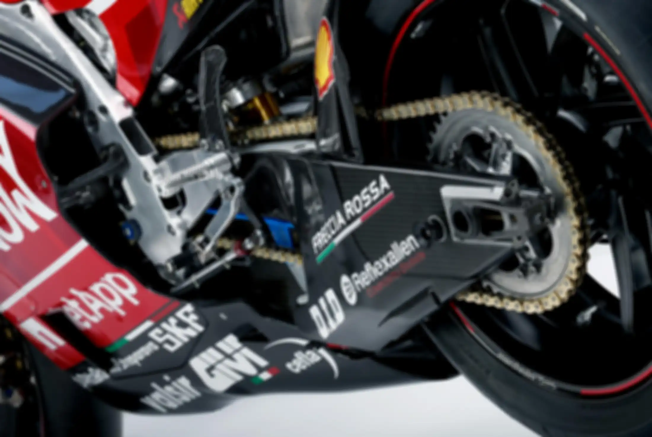 Swing arm dan sasis diganti tiap 4.500 Km