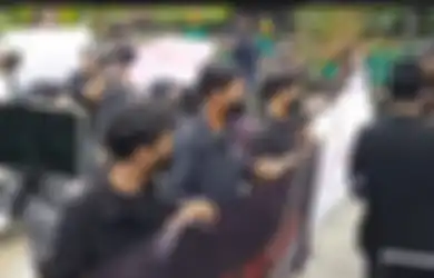 'Kami Akan Kawal Terus', Rencana Doddy Sudrajat Pindah Makam Vanessa Angel Tuai Aksi Demonstrasi, Puput Tak Takut dan Malah Lakukan Hal Menghebohkan Ini