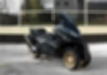 Yamaha TMAX Ini Dimodifikasi Pakai Dua Roda Depan, Ala Yamaha Niken