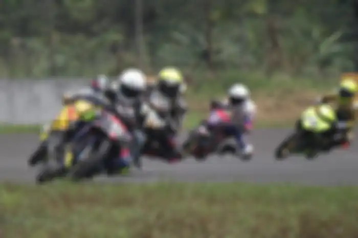 Balap Motor Piala Presiden 2021 merebutkan lima piala untuk juara umum