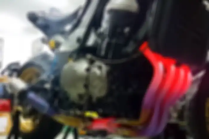 Untuk mengeluarkan warna biru keunguan knalpot titanium ada tekniknya