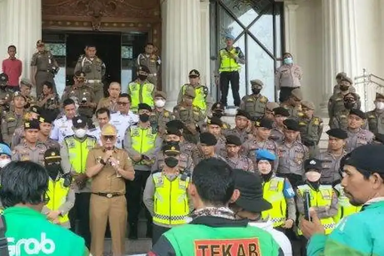 Driver Ojol Demo Kena Potongan Tarif Ilegal, Pemprov Ajak Datang Langsung ke Jakarta