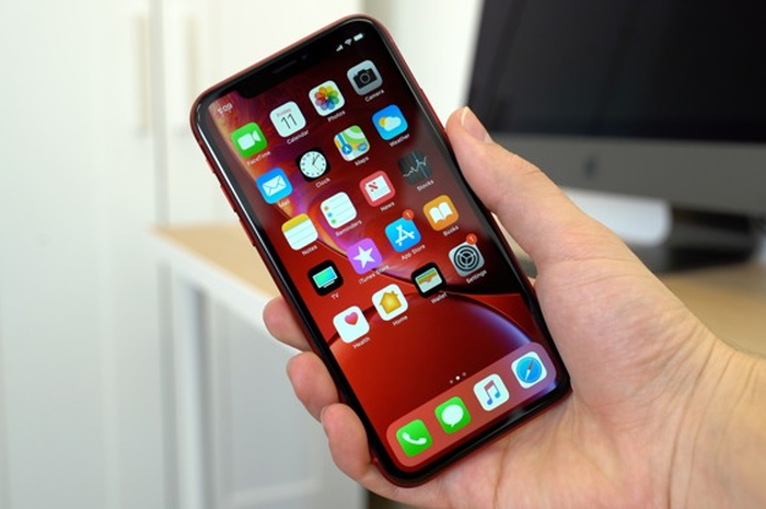 iPhone XR dengan Haptic Touch