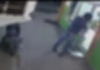 Modal Motor Bebek dan Linggis, Maling Gondol Kotak Amal, Bawanya Sampai Kesusahan