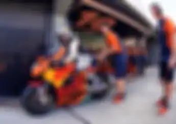Legenda Motocross Antonio Cairoli Jajal Motor KTM MotoGP Sebagai Hadiah