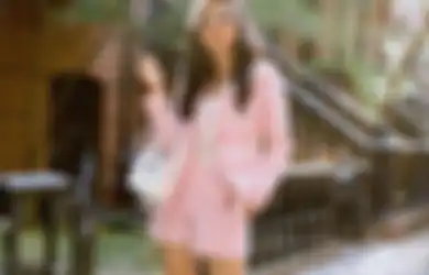 5 Ide Outfit Blazer ala Febby Rastanty Modis dan Enggak Ngebosenin