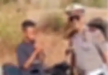 Kocak Nih, Video Anak Zaman Now Ditilang Polisi Malah Komat-kamit