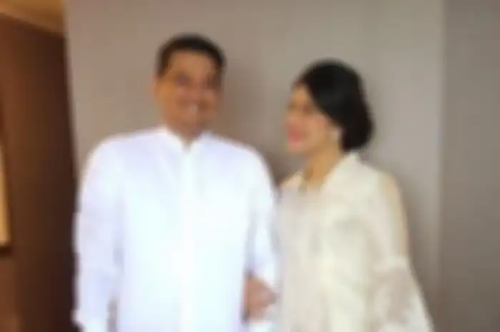 Sukses Duduki Jabatan Wali Kota Medan Setelah Kalahkan Paslon Lawan, Bobby Nasution Tampak Berpose Lempar Rayuan untuk sang Istri, Kahiyang Ayu: Saatnya Istri Beraksi!