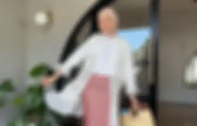 5 Baju Lebaran 2023 Warna Putih. Enggak Harus Gamis! #PowerUpRamadan
