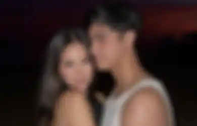 Dulu Ngebet Nikah Muda tapi Kini Tinggal Kenangan, Unggahan Al Ghazali saat Peluk Wanita Cantik Ini Mendadak Bikin Netizen Heboh, 'Kukira Pacar Baru'