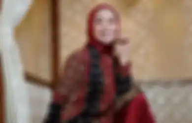 5 Ide Gaya Modis Buat Lebaran ala Lesty Kejora. Santun dan Stunning!