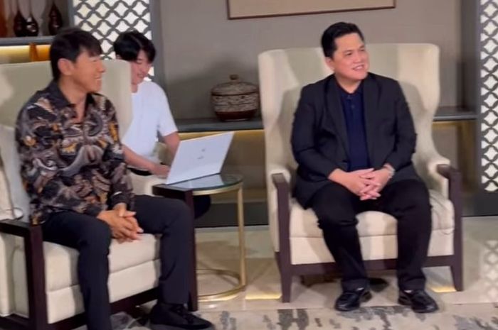 Ketua Umum PSSI, Erick Thohir, bersama Pelatih Timnas Indonesia, Shin Tae-yong