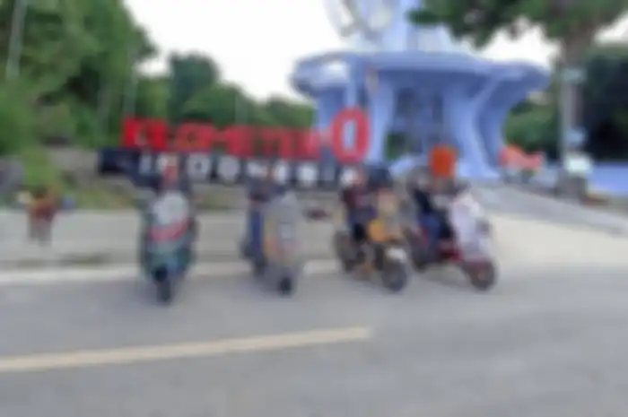 Lady biker turing jarak jauh pakai All New Yamaha NMAX.
