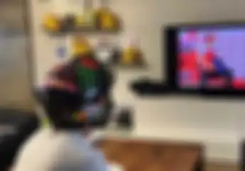 Aji Mumpung, Francesco Bagnaia Berstatus Juara MotoGP Virtual Race Kedua, Sekaligus Pamer Helm Baru