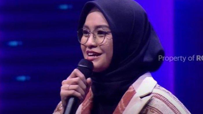 Jebolan Indonesian Idol 2023, Salma Salsabil tuai kritikan setelah ubah lirik Stasiun Balapan 