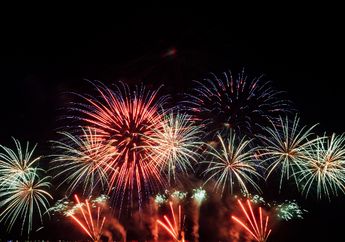 8 Tradisi Tahun Baru yang Unik di Berbagai Belahan Dunia, Lempar Uang Dipercaya Bawa Kemakmuran