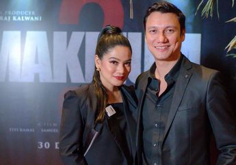 Berpenampilan Serba Hitam Saat Nonton Pemutaran Film Horor, Titi Kamal Sukses Buat Pangling Netizen!