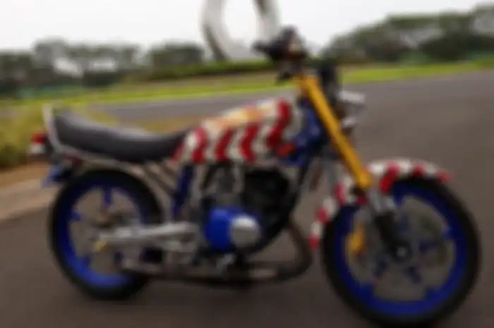 Yamaha RX King tahun 1993 dimodif full aksesoris.