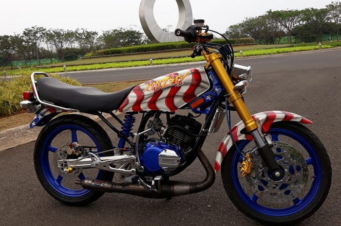 Yamaha RX King tahun 1993 dimodif full aksesoris.