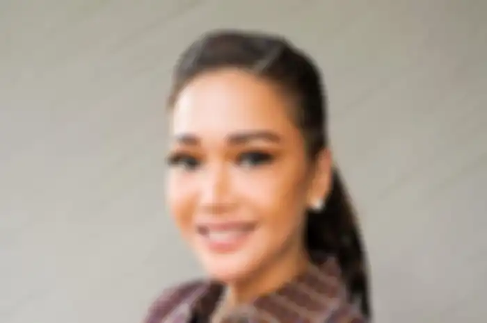 Maia Estianty tampil pede pamer uban