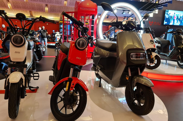 Beberapa motor listrik NIU diluncurkan sekaligus, harga cuma segini.