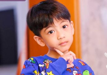 Jan Ethes The Real Bibit Unggul, Putra Gibran Rakabuming Jago Main Basket dan Pamerkan Piala ini Usai Pertandingan