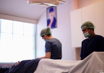 Demi Bisa Mendapatkan Jodoh di Usia yang Tak Lagi Muda, Artis Canti Seksi Sensional Ini Melakukan Tanam Benang di Organ Kewanitaannya