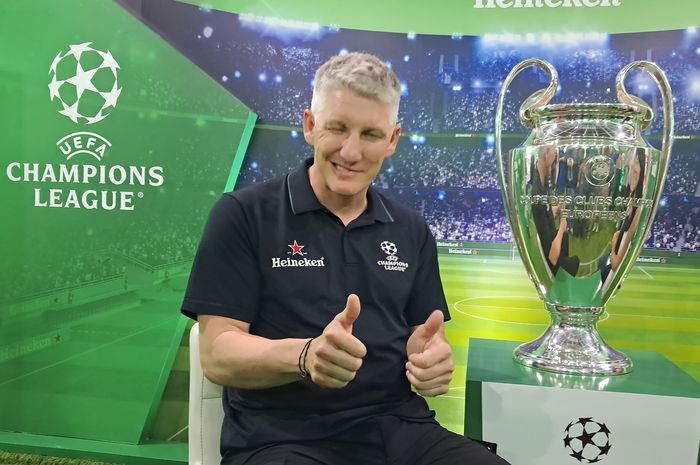 Legenda Bayern Muenchen dan timnas Jerman, Bastian Schweinsteiger, saat sesi wawancara di tengah agenda UEFA Champions League Trophy Tour bersama Heineken di Jakarta (13/4/2025).