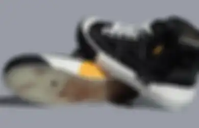 Pajang Foto Tame Impala, Sepatu Compass Kembali Rilis Sepatu Edisi Band?