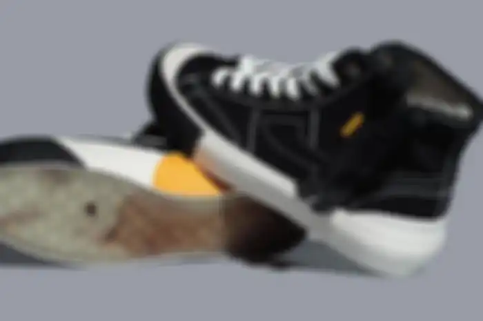 Sepatu Compass Kolaborasi Bareng FXXXKING RABBITS